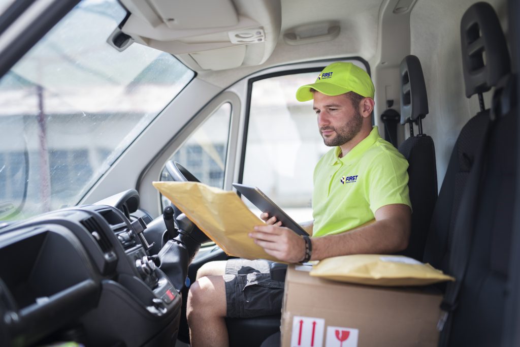 Sk & Sons Courier Pty Ltd. Domestic Freight Transport Technology - Sk & Sons Courier Pty Ltd. Team Member and Customer